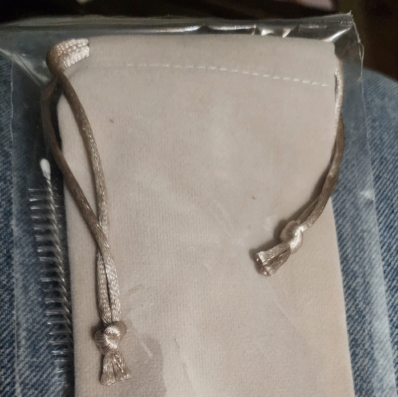 4 NEW Silicone Straws plus straw cleaning brush & soft drawstring storage bag. - Picture 7 of 7